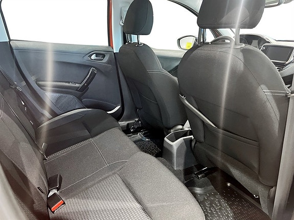 Peugeot 208 12 of 15
