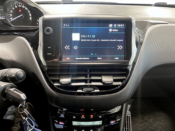 Peugeot 208 9 of 15