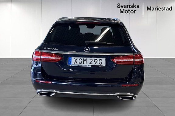 Mercedes-Benz E300 5 of 18