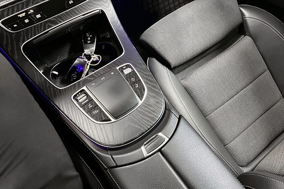 Mercedes-Benz E300 11 of 18