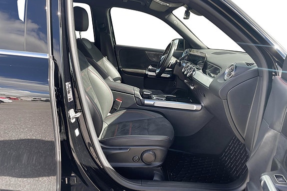 Mercedes-Benz GLB200 d 15 of 29