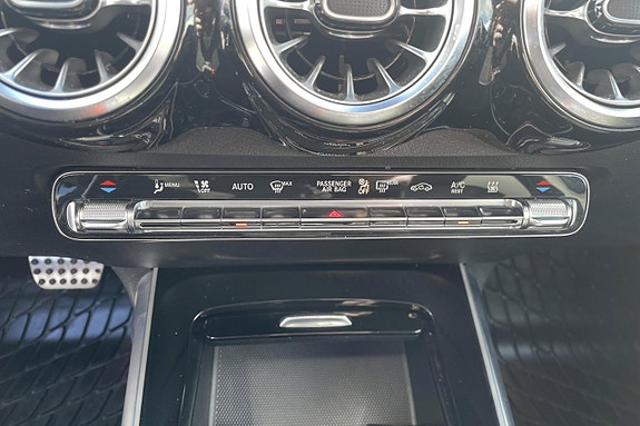 Mercedes-Benz GLB200 d 28 of 29