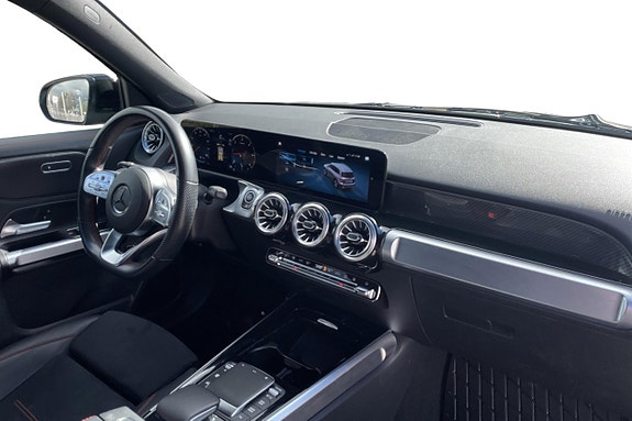 Mercedes-Benz GLB200 d 16 of 29