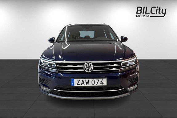 Volkswagen Tiguan 2 of 17