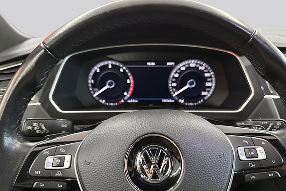 Volkswagen Tiguan 10 of 17