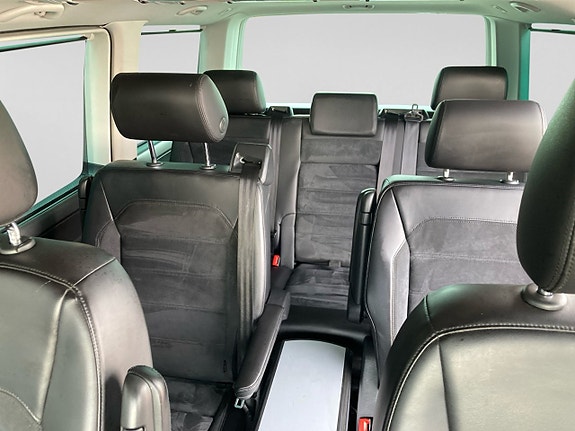 Volkswagen Multivan 9 of 12