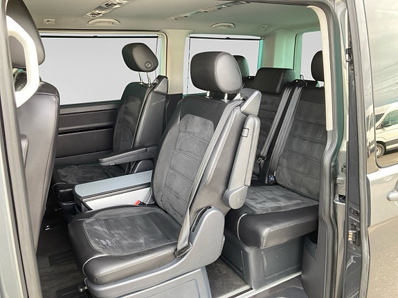 Volkswagen Multivan 8 of 12