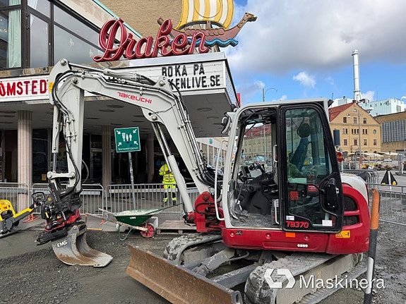 Grävmaskin Takeuchi TB370 2 of 27