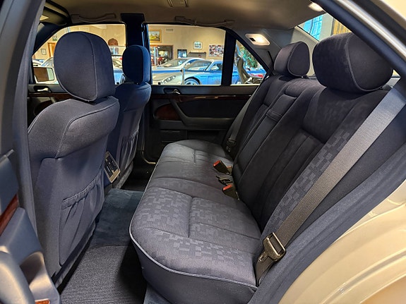 Mercedes-Benz S500 19 of 30