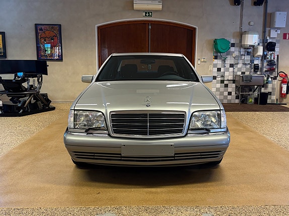 Mercedes-Benz S500 2 of 30