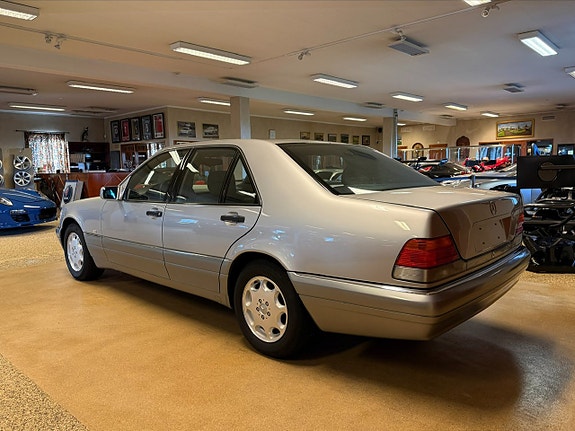 Mercedes-Benz S500 6 of 30