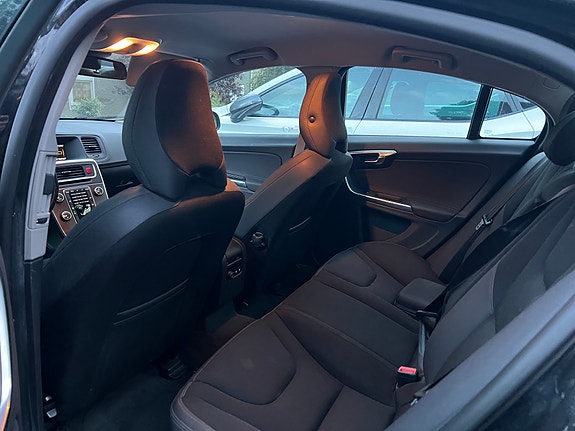 Volvo S60 12 of 13