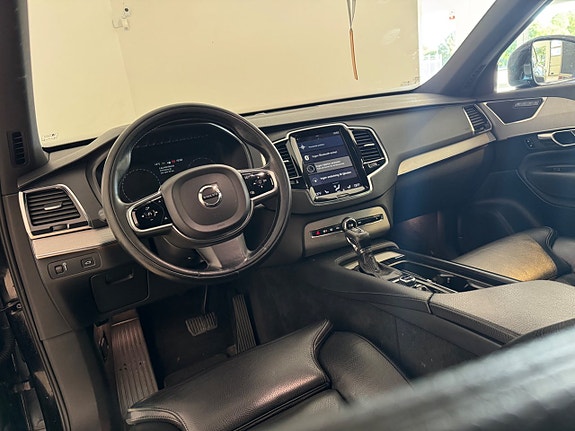 Volvo XC90 8 of 8