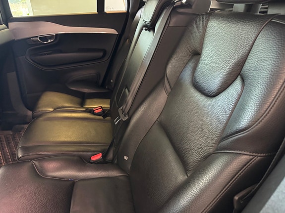 Volvo XC90 7 of 8