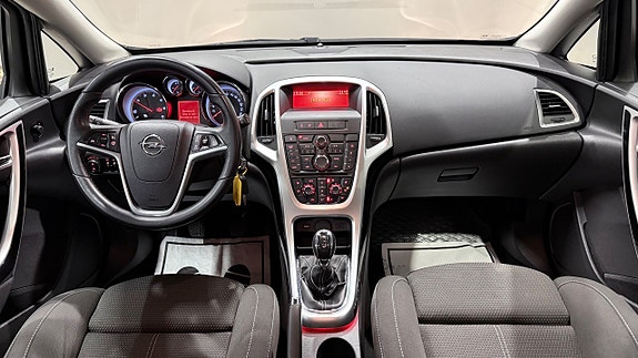 Opel Astra 9 of 15