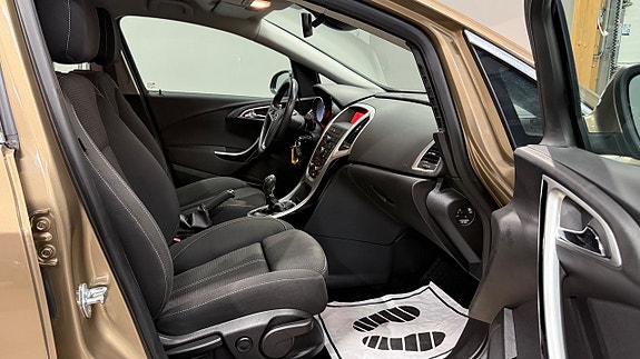 Opel Astra 10 of 15