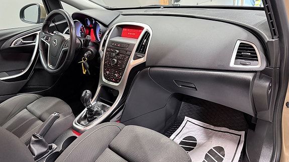 Opel Astra 11 of 15