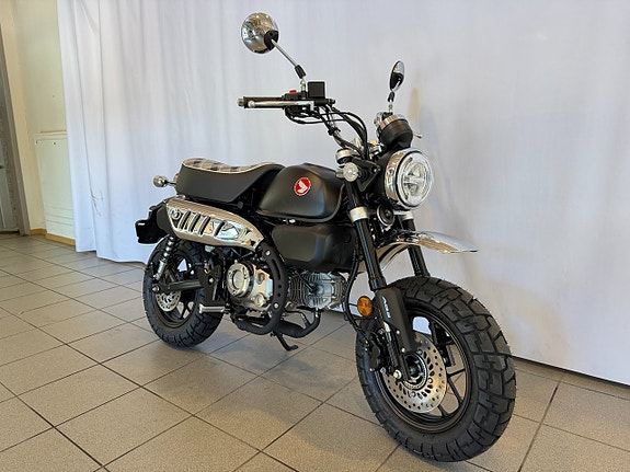 Honda Monkey Bike MSZ125 2 of 10