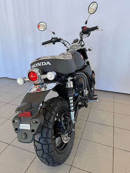 Honda Monkey Bike MSZ125 9 of 10