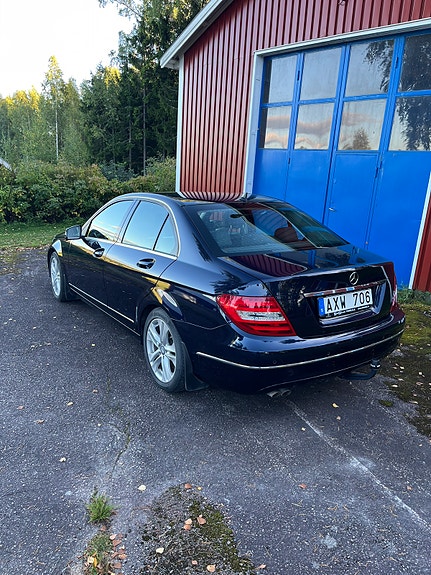 Mercedes-Benz C180 12 of 15