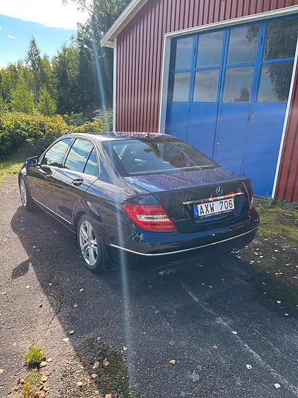 Mercedes-Benz C180 4 of 15