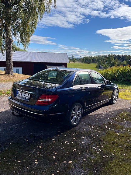 Mercedes-Benz C180 3 of 15
