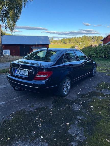 Mercedes-Benz C180 13 of 15