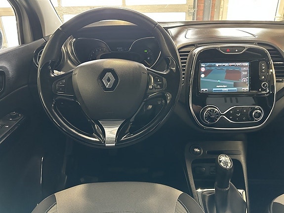 Renault Captur 10 of 22