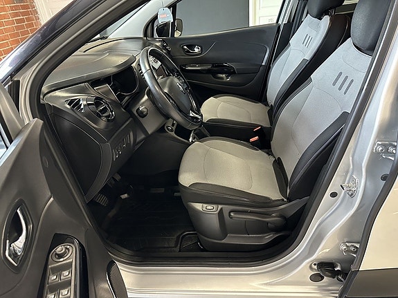 Renault Captur 16 of 22
