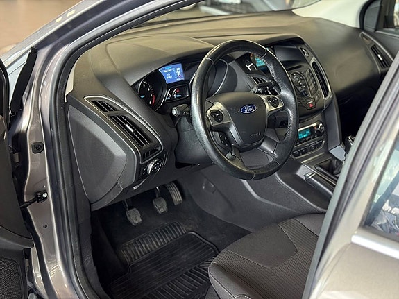 Ford Focus 9 of 20