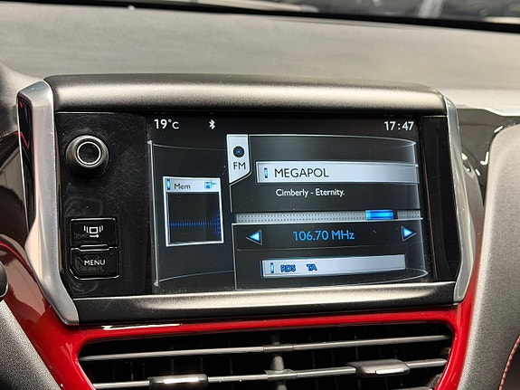 Peugeot 208 19 of 21