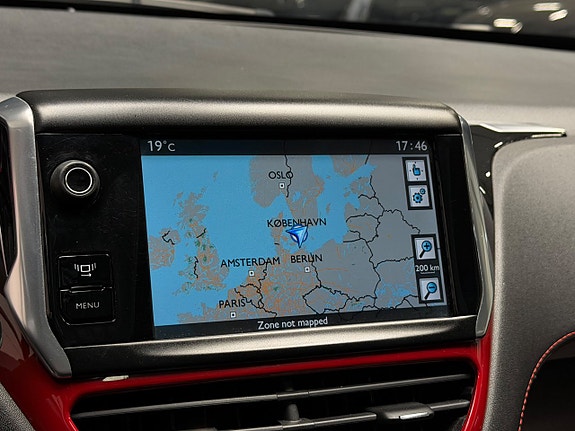Peugeot 208 17 of 21