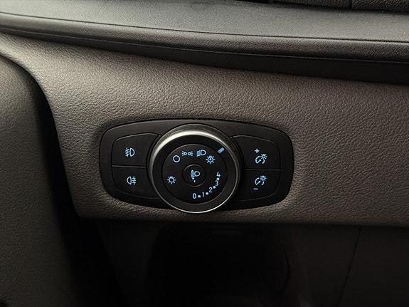 Ford Transit Custom 13 of 30