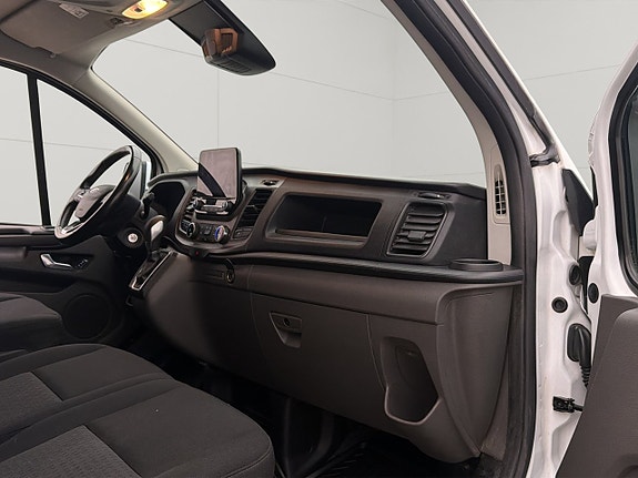 Ford Transit Custom 27 of 30