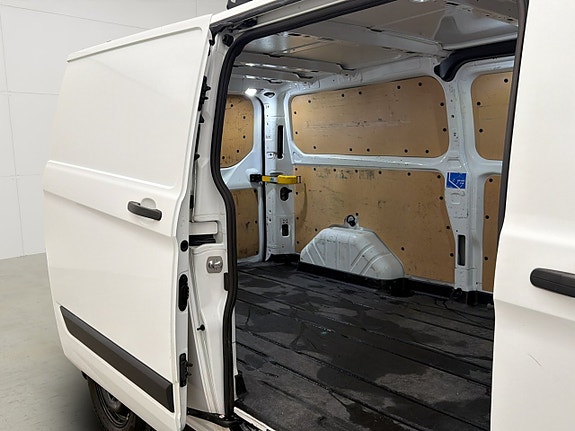 Ford Transit Custom 12 of 30