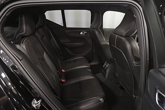 Volvo XC40 9 of 12