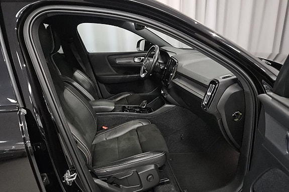 Volvo XC40 6 of 12
