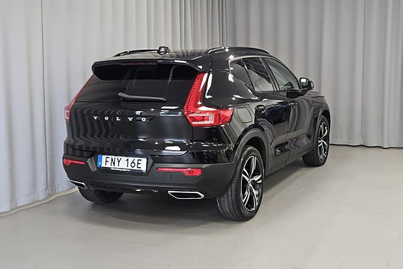 Volvo XC40 3 of 12