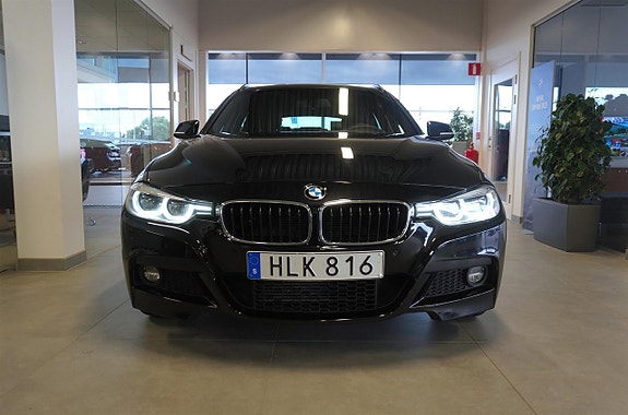 BMW 320d 2 of 27