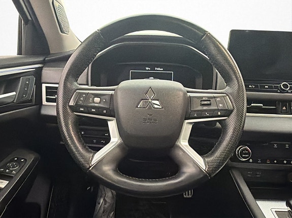 Mitsubishi Outlander 16 of 30