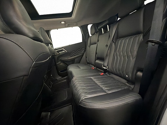 Mitsubishi Outlander 30 of 30