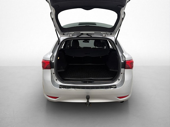 Toyota Avensis 18 of 30
