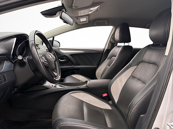 Toyota Avensis 12 of 30