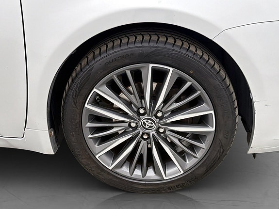 Toyota Avensis 10 of 30