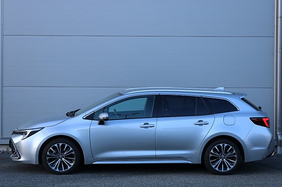 Toyota Corolla 3 of 27