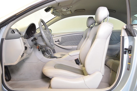 Mercedes-Benz CLK320 2 of 21