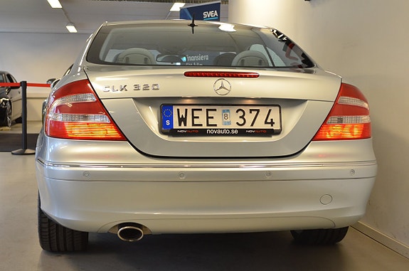 Mercedes-Benz CLK320 8 of 21