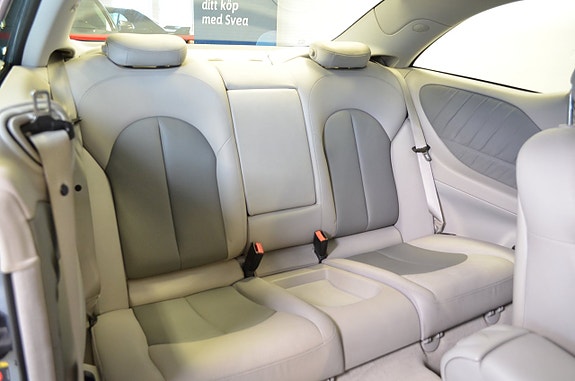 Mercedes-Benz CLK320 17 of 21