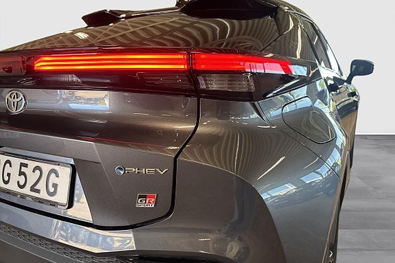 Toyota C-HR 6 of 11