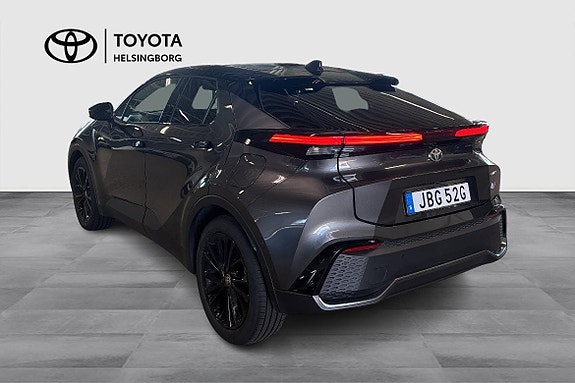 Toyota C-HR 7 of 11